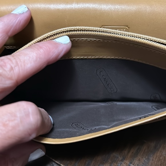 Coach made in Spain smooth leather wallet - Picture 9 of 10